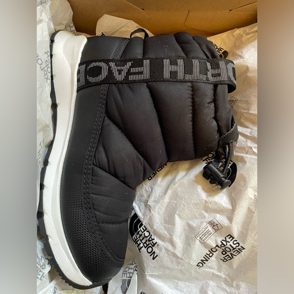 USED Northface thermoball boots size 2y - Picture 4 of 5